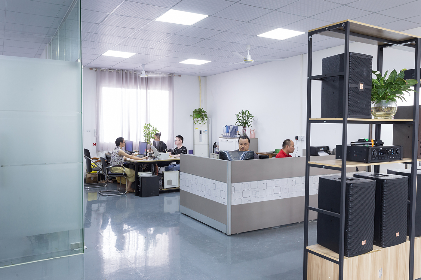 背景.jpg 背景.jpg